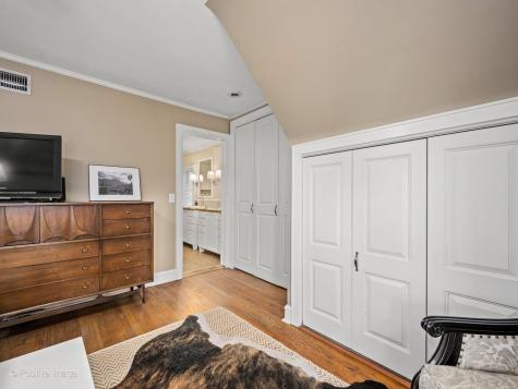 2124 West Eastwood Avenue Chicago IL 60625