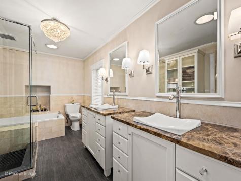 2124 West Eastwood Avenue Chicago IL 60625