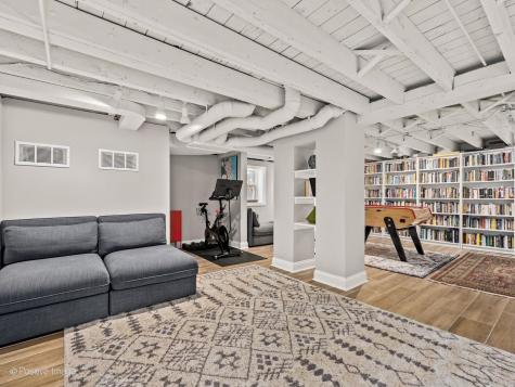 2124 West Eastwood Avenue Chicago IL 60625