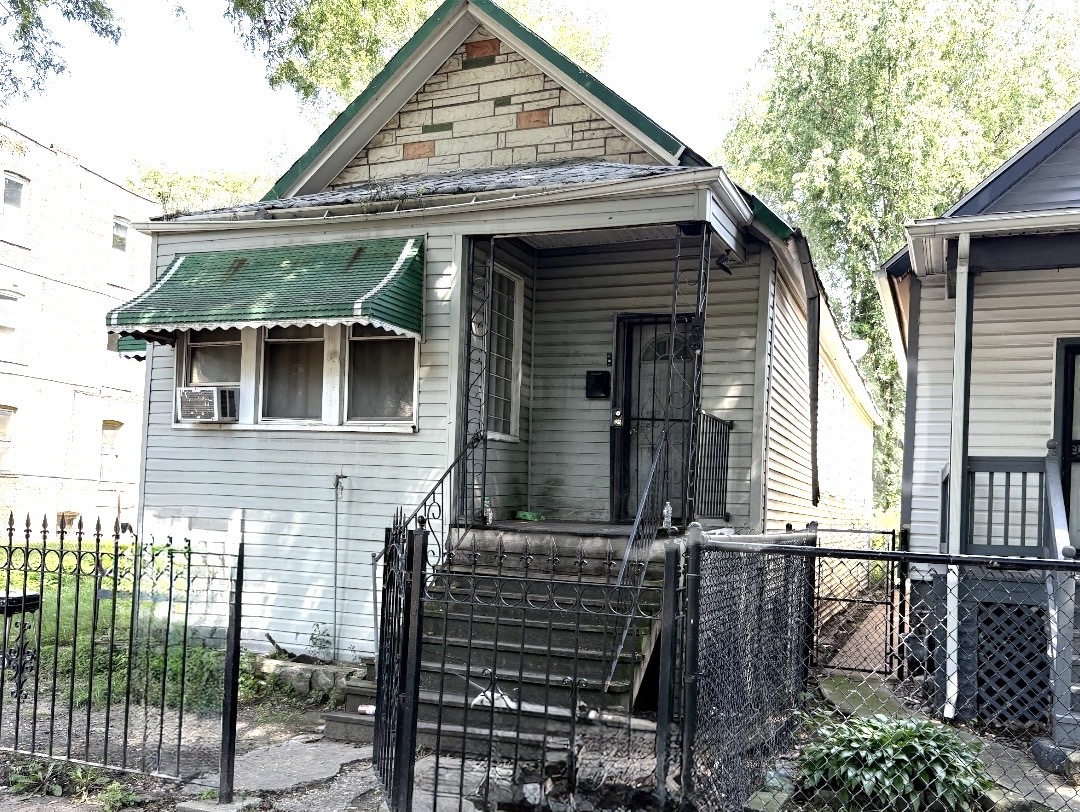 640 West 61st Place Chicago IL 60621