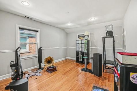 4440 North La Crosse Avenue Chicago IL 60630