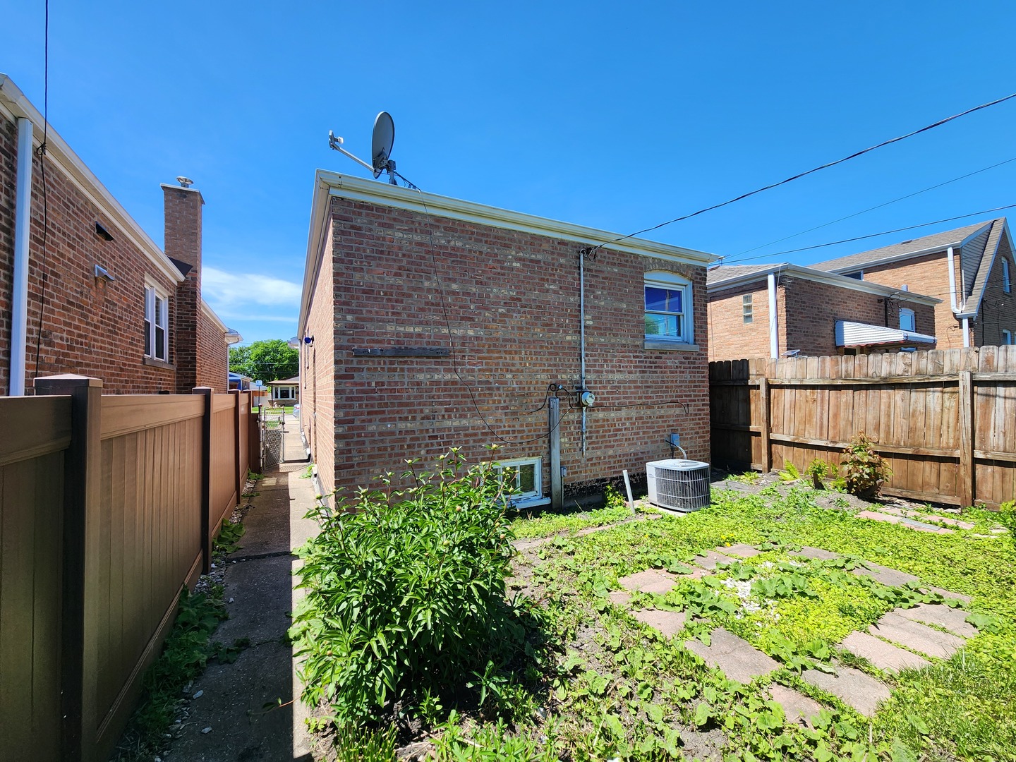 5711 South Mayfield Avenue Chicago IL 60638