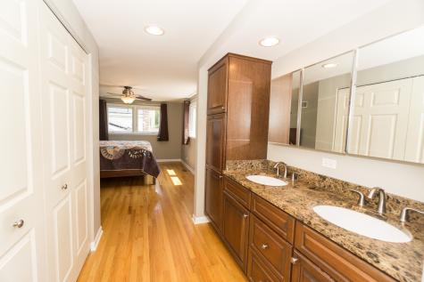 1107 West White Oak Street Arlington Heights IL 60005