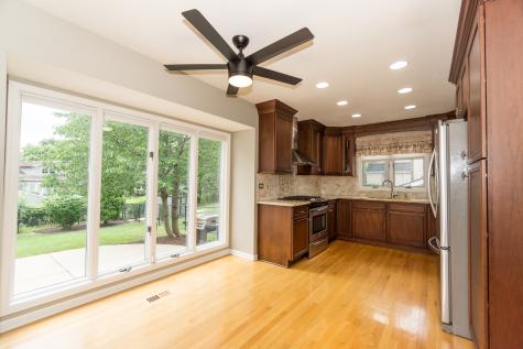 1107 West White Oak Street Arlington Heights IL 60005