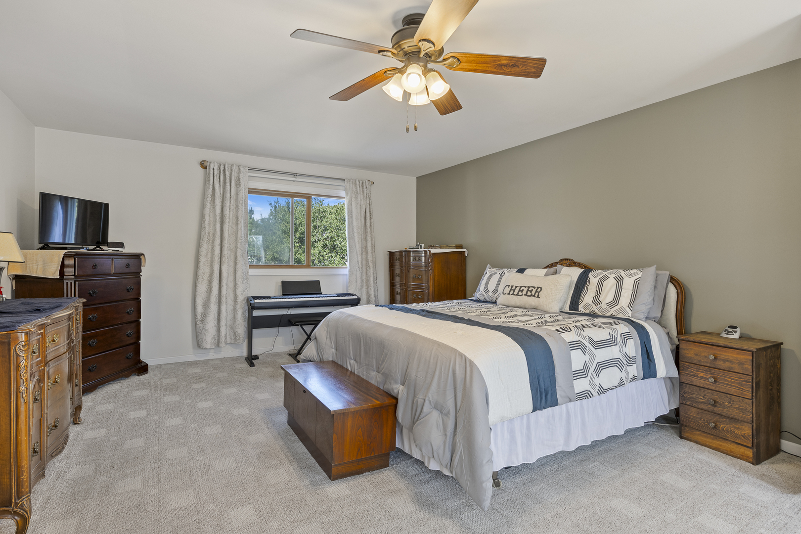 716 Sand Creek Drive Carol Stream IL 60188