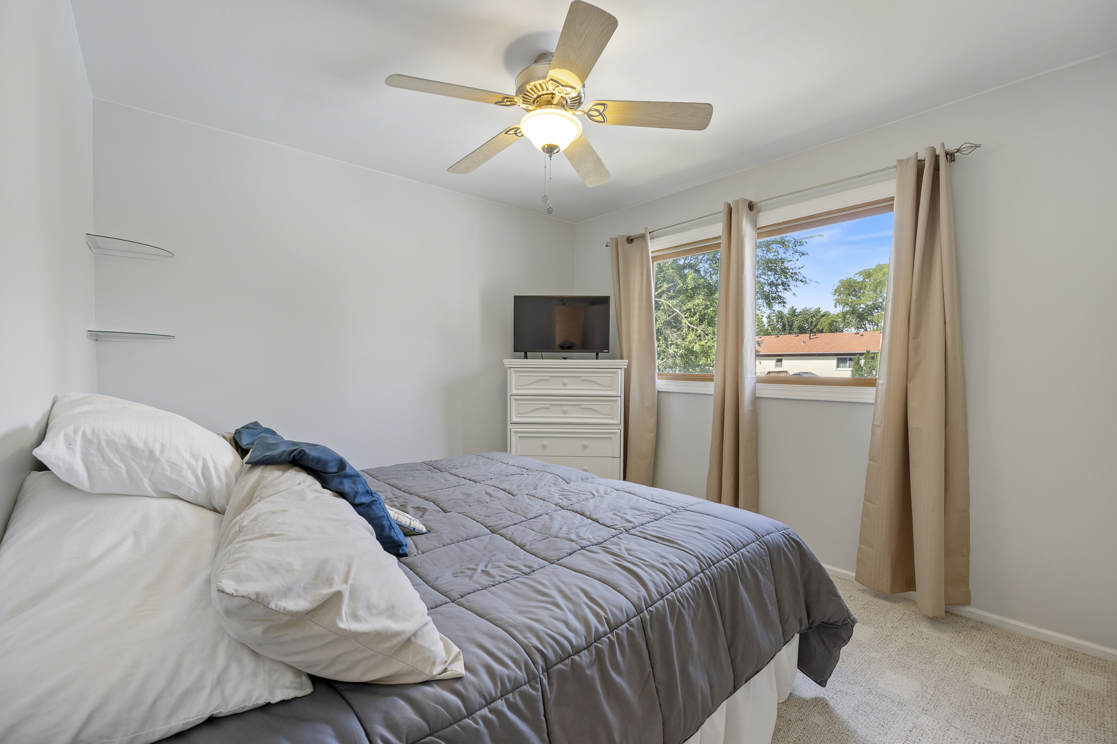 716 Sand Creek Drive Carol Stream IL 60188