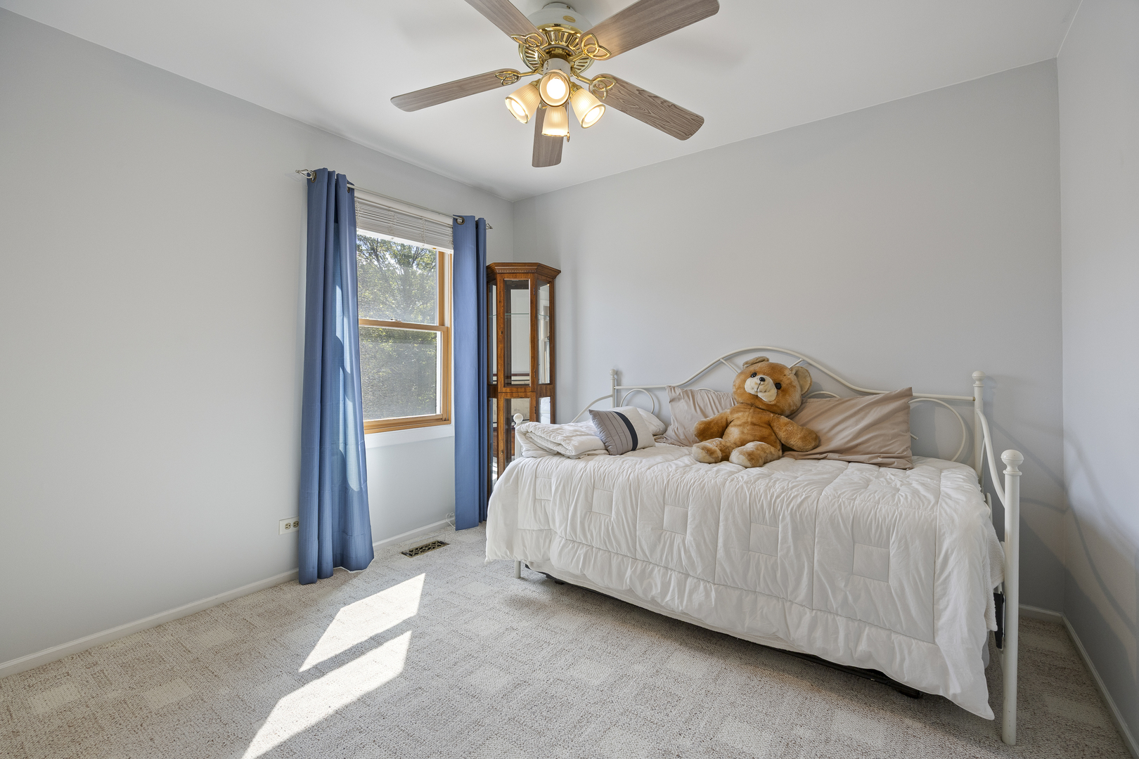 716 Sand Creek Drive Carol Stream IL 60188