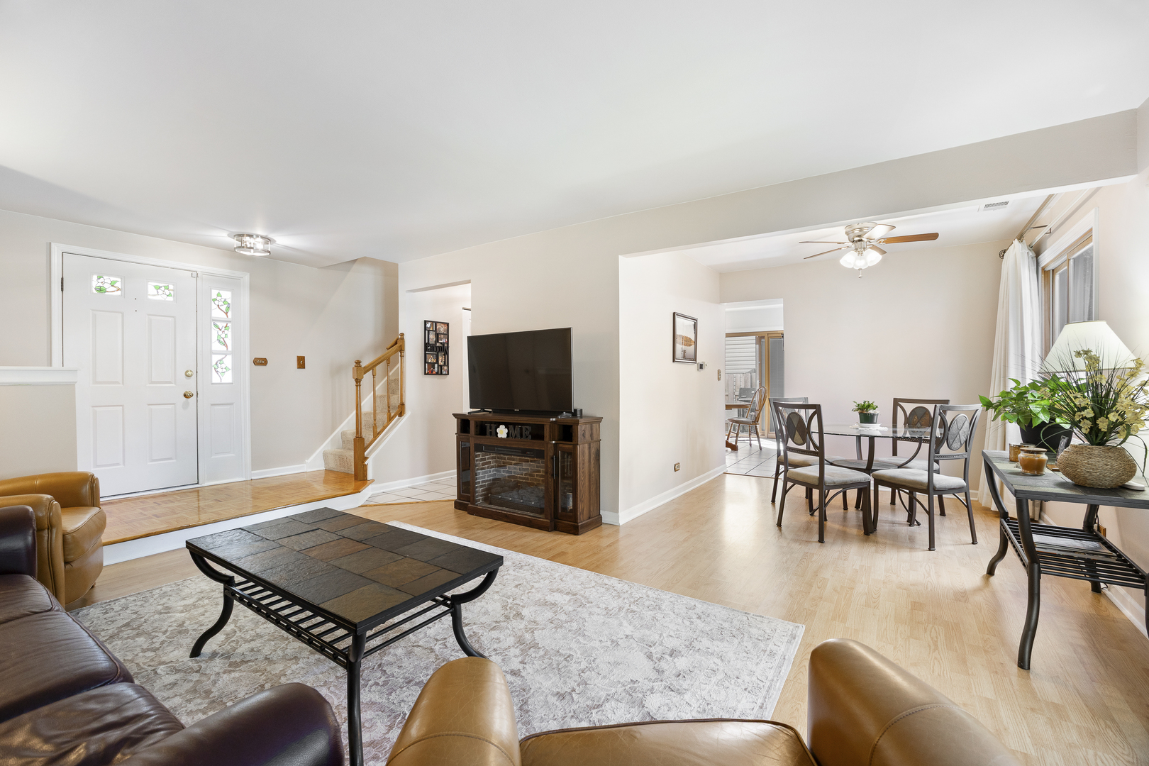 716 Sand Creek Drive Carol Stream IL 60188