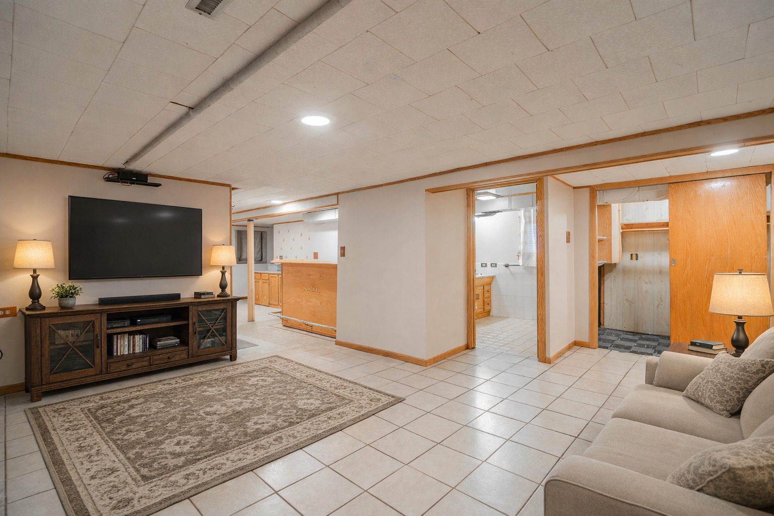 5250 South Nagle Avenue Chicago IL 60638