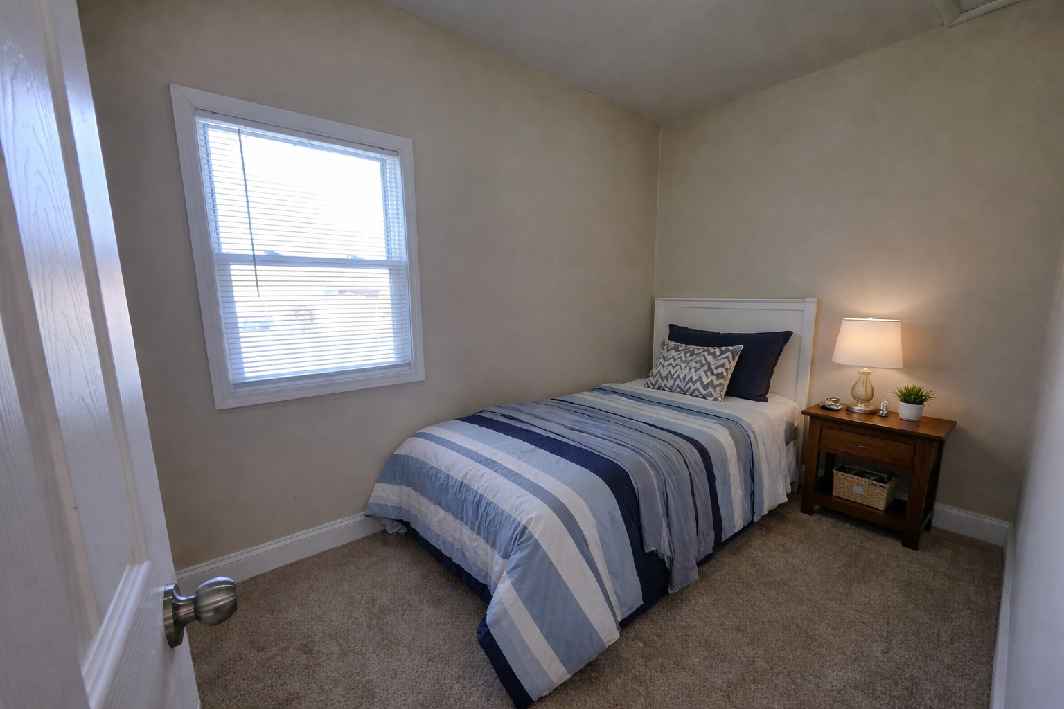 461 Wood Street Aurora IL 60505