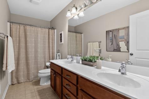 2890 Trail Crest Lane Lindenhurst IL 60046