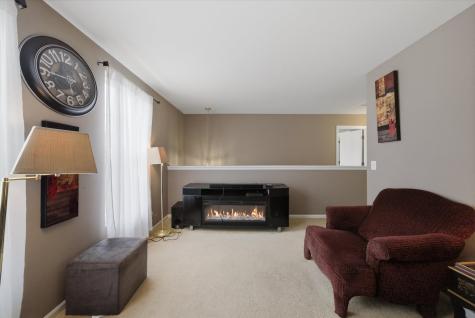 1615 Victoria Park Circle Aurora IL 60504