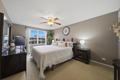 1615 Victoria Park Circle Aurora IL 60504