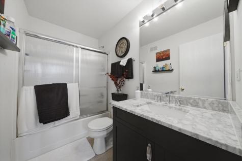 1615 Victoria Park Circle Aurora IL 60504