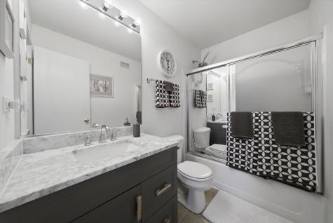 1615 Victoria Park Circle Aurora IL 60504