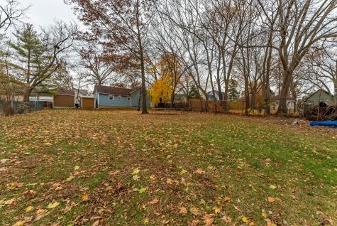643 Wing Street Elgin IL 60123