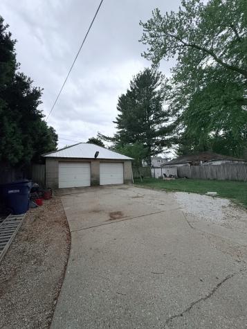1132 East Locust Street Dekalb IL 60115