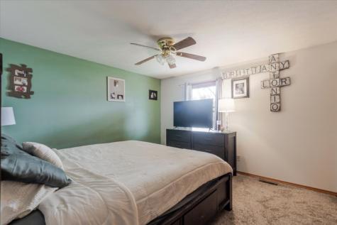 12 Spiria Court Bloomington IL 61701