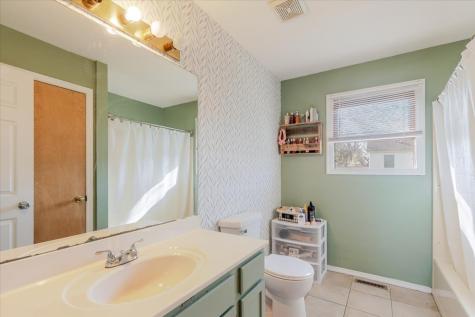 12 Spiria Court Bloomington IL 61701