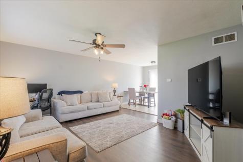 12 Spiria Court Bloomington IL 61701