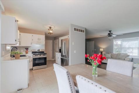 12 Spiria Court Bloomington IL 61701