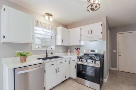 12 Spiria Court Bloomington IL 61701