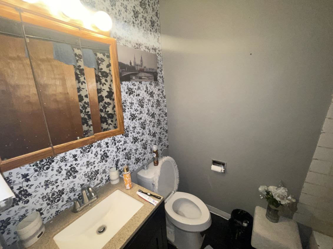 6007 South La Salle Street Chicago IL 60621