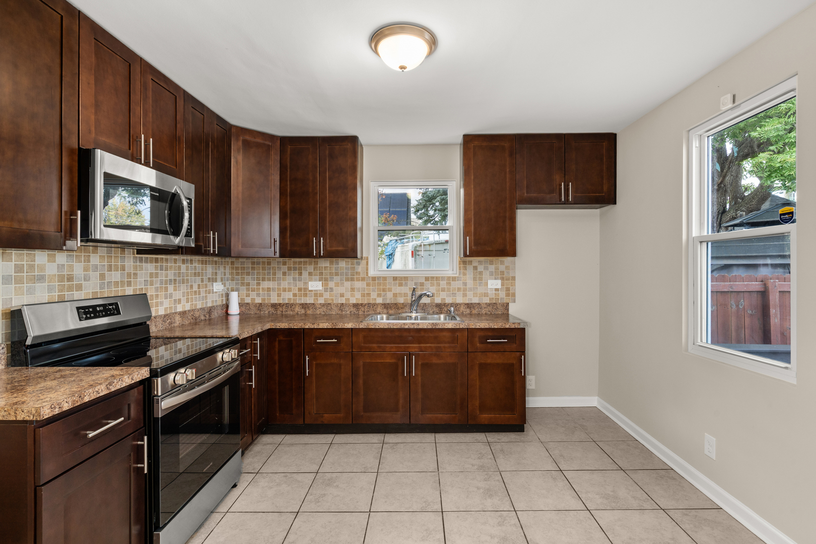 13249 South Carondolet Avenue Chicago IL 60633