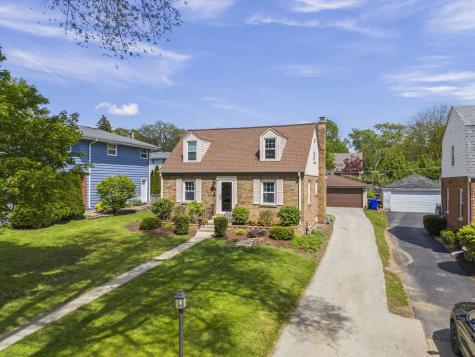 919 North President Street Wheaton IL 60187