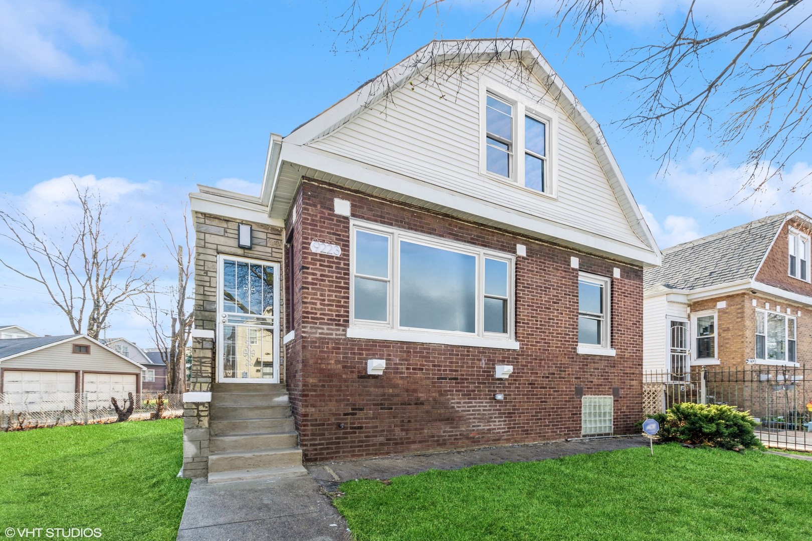 9223 South Manistee Avenue Chicago IL 60617