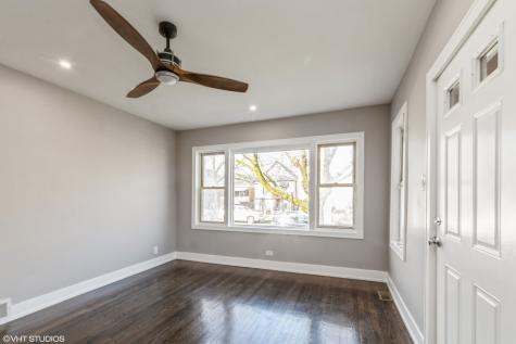9223 South Manistee Avenue Chicago IL 60617