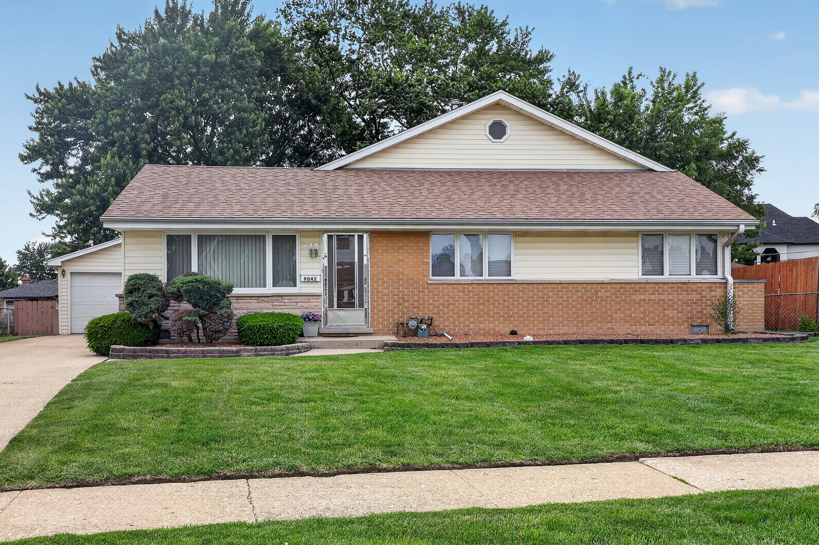 9042 Fairlane Drive Bridgeview IL 60455
