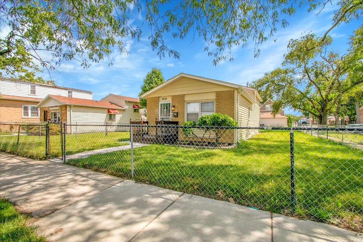 8853 South Halsted Street Chicago IL 60620