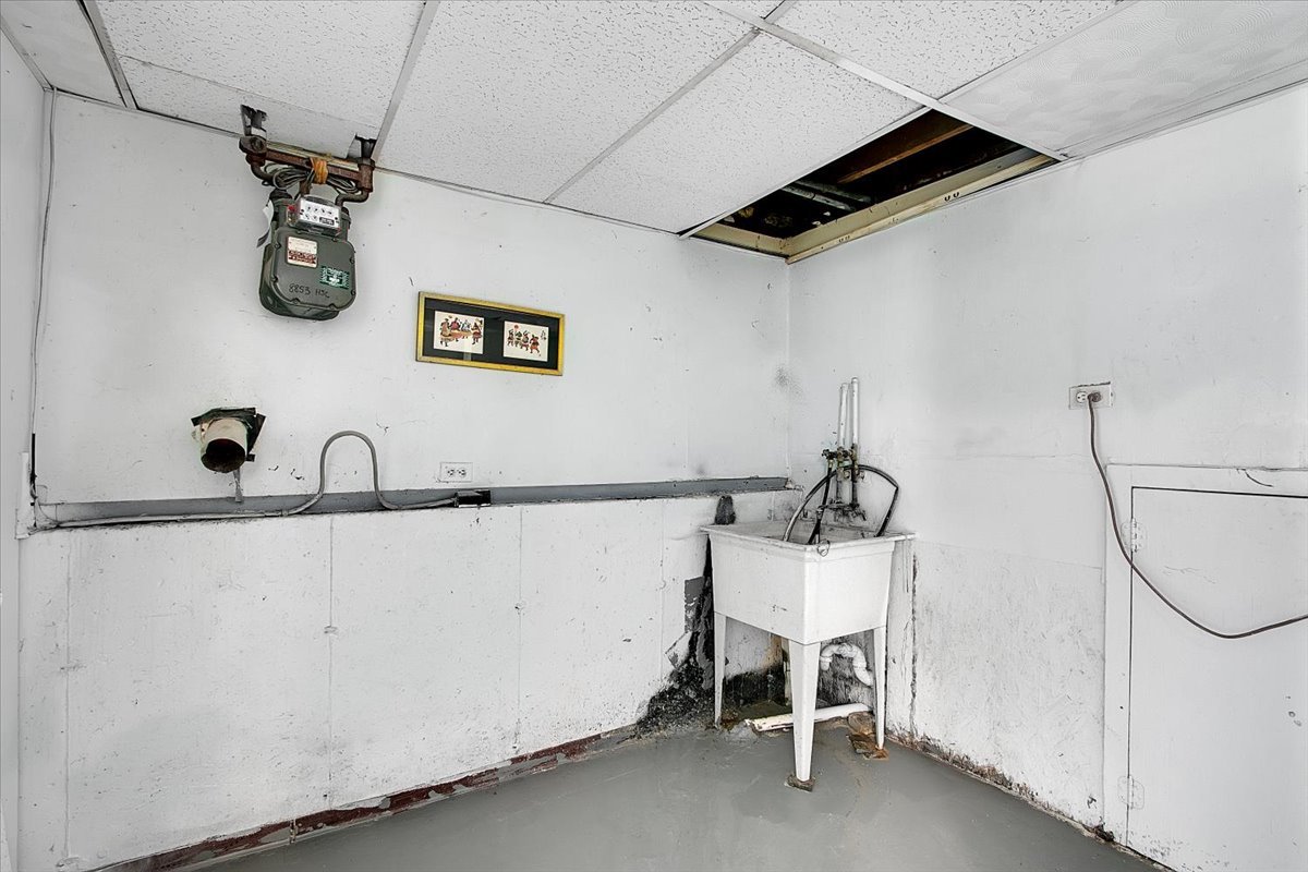 8853 South Halsted Street Chicago IL 60620