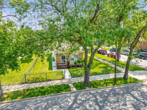 8853 South Halsted Street Chicago IL 60620
