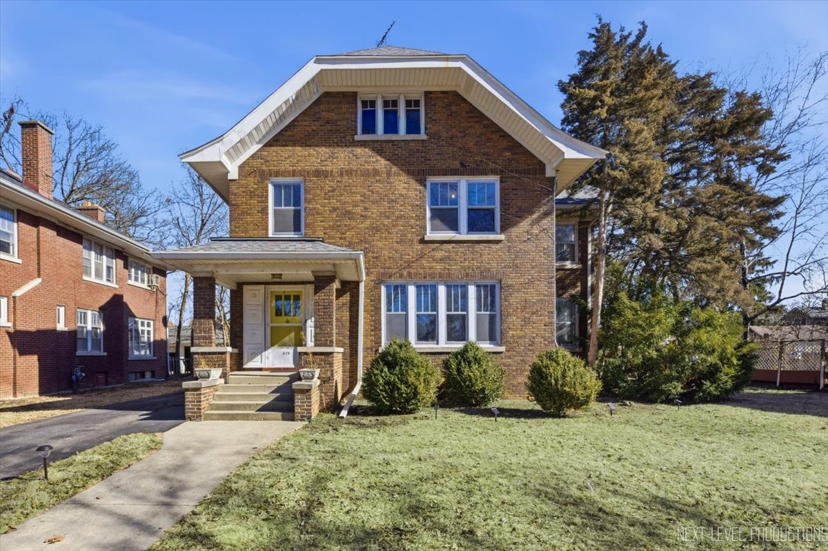 628 Sexton Street Aurora IL 60505