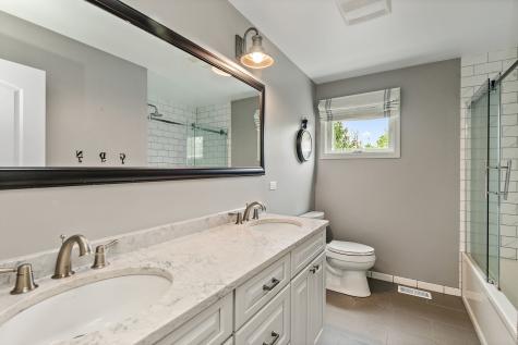 380 Covington Drive Barrington IL 60010