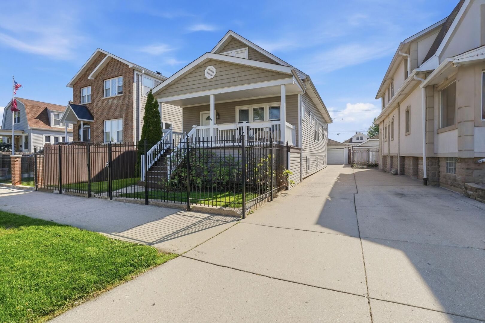 2923 North New England Avenue Chicago IL 60634