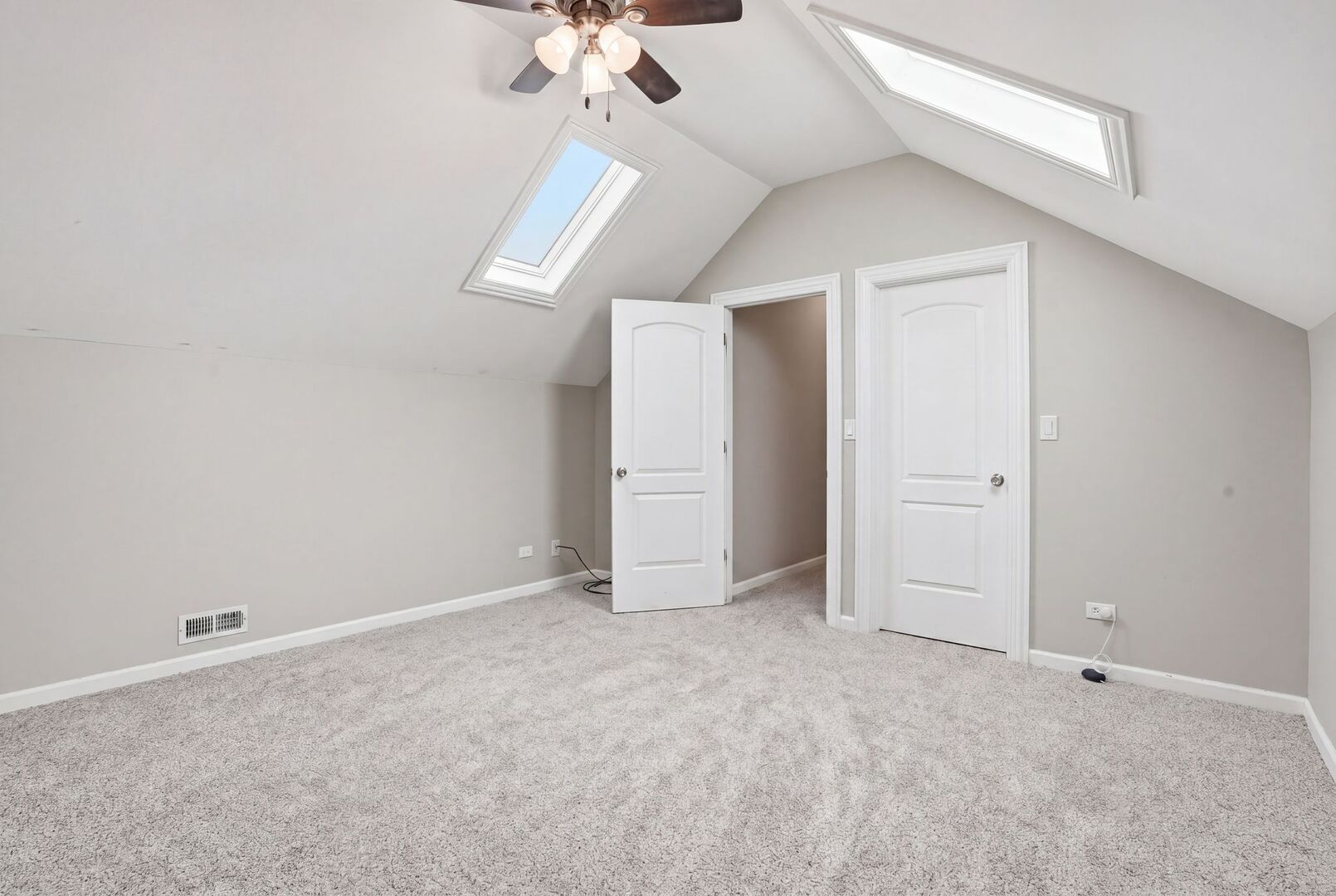 2923 North New England Avenue Chicago IL 60634