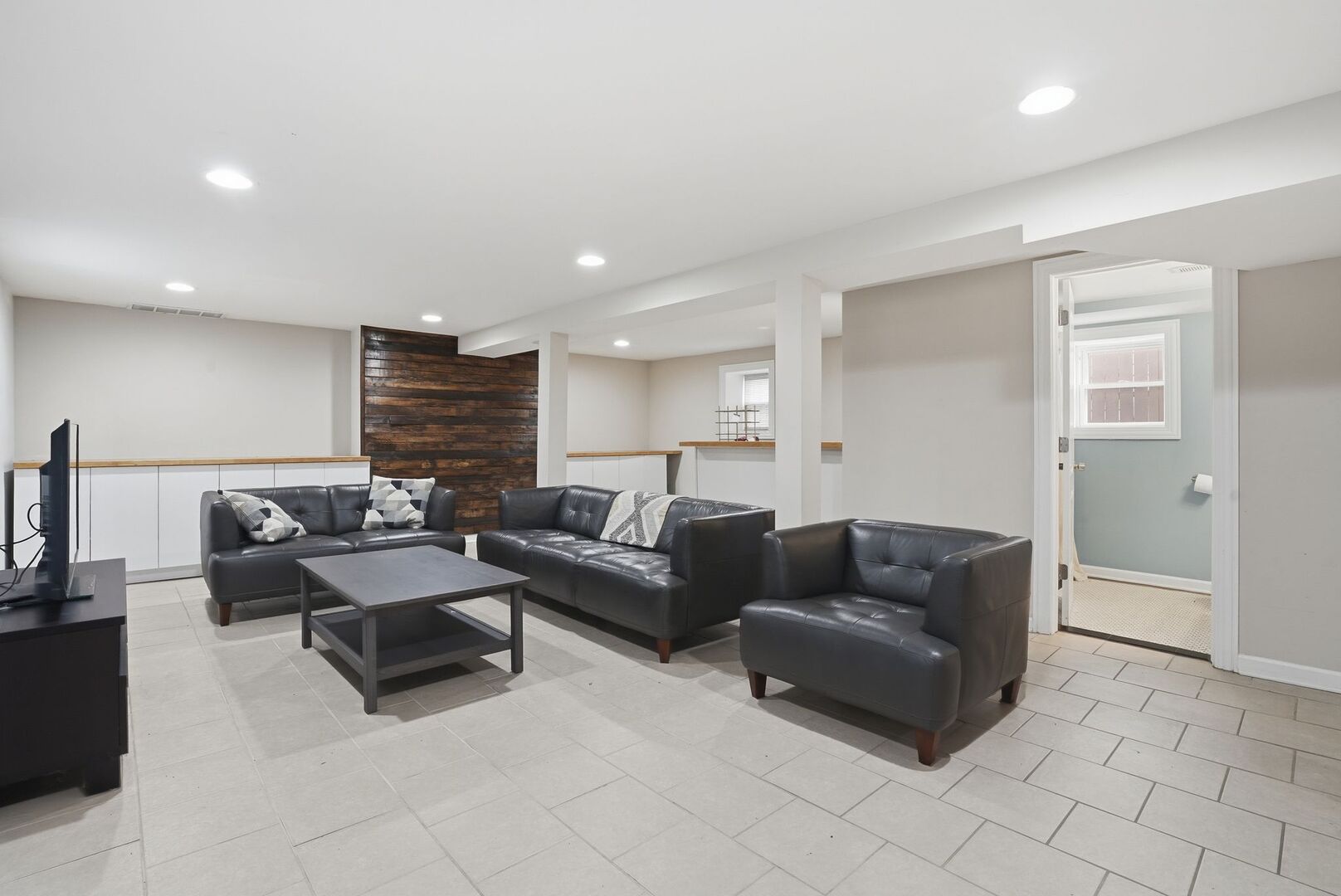 2923 North New England Avenue Chicago IL 60634
