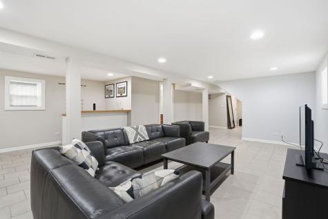 2923 North New England Avenue Chicago IL 60634