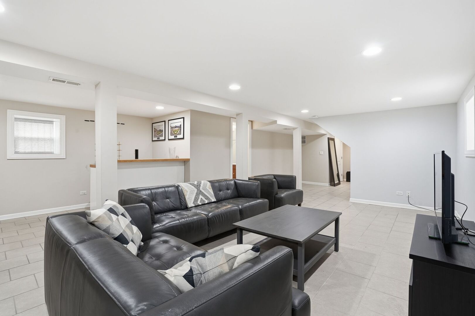 2923 North New England Avenue Chicago IL 60634