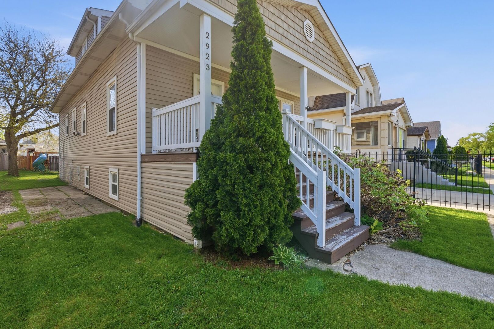 2923 North New England Avenue Chicago IL 60634