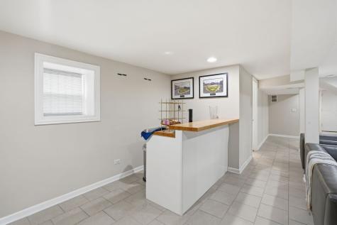 2923 North New England Avenue Chicago IL 60634