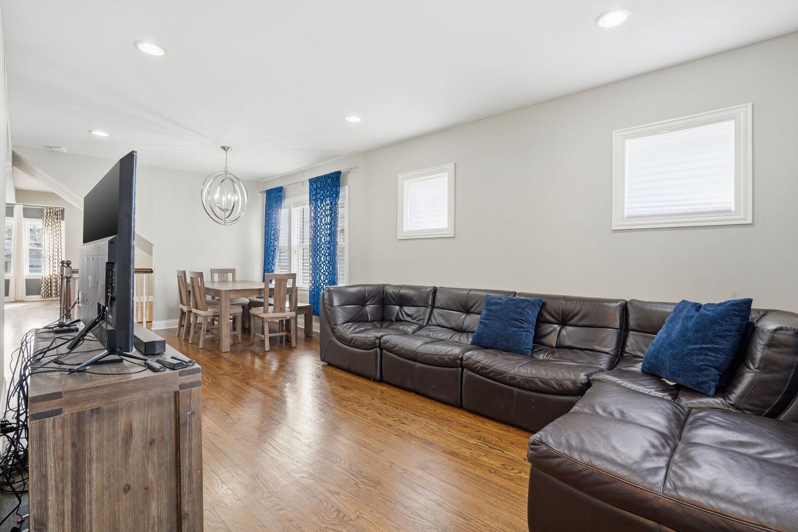 2923 North New England Avenue Chicago IL 60634