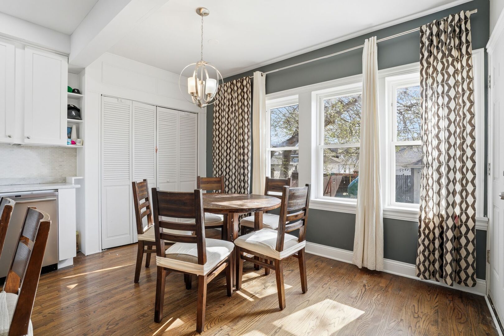 2923 North New England Avenue Chicago IL 60634