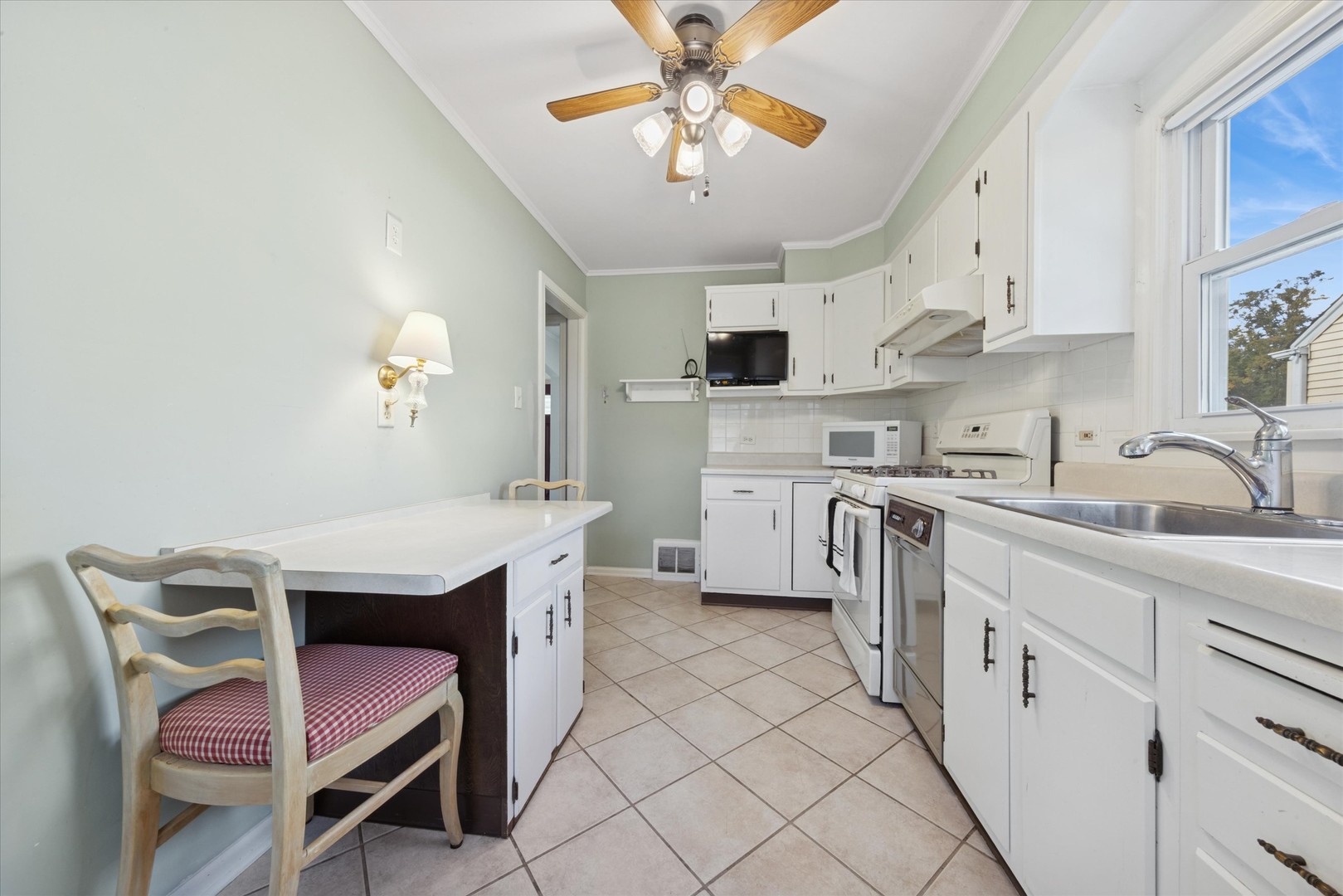 995 South Swain Avenue Elmhurst IL 60126