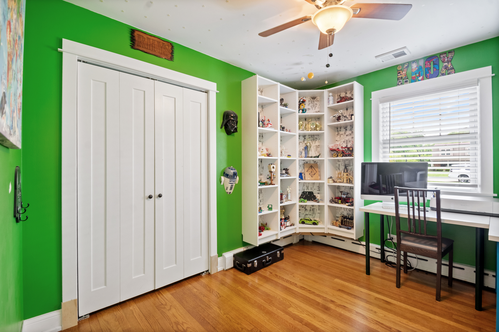 17W214 West Hillside Lane Willowbrook IL 60527