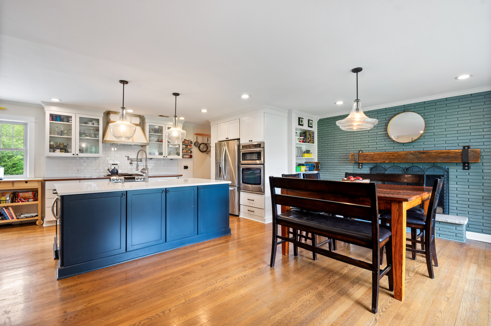 17W214 West Hillside Lane Willowbrook IL 60527