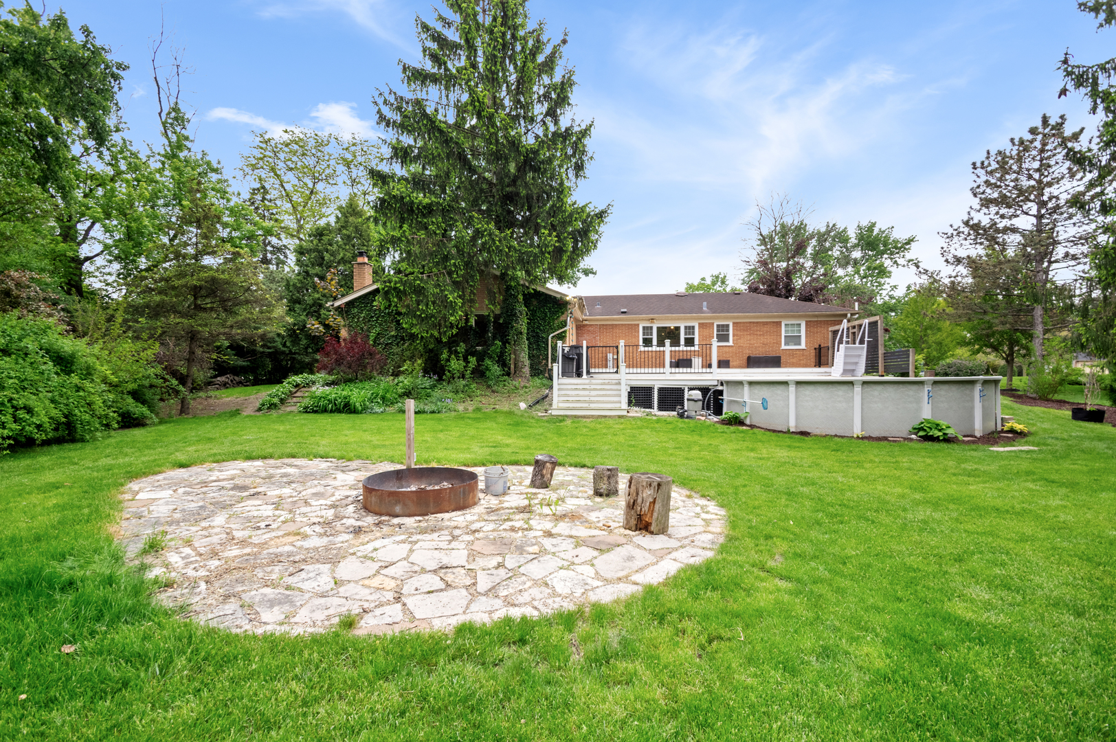 17W214 West Hillside Lane Willowbrook IL 60527